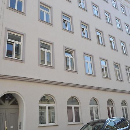 Goldfisch Apartment Taborstrasse Wina Bagian luar foto