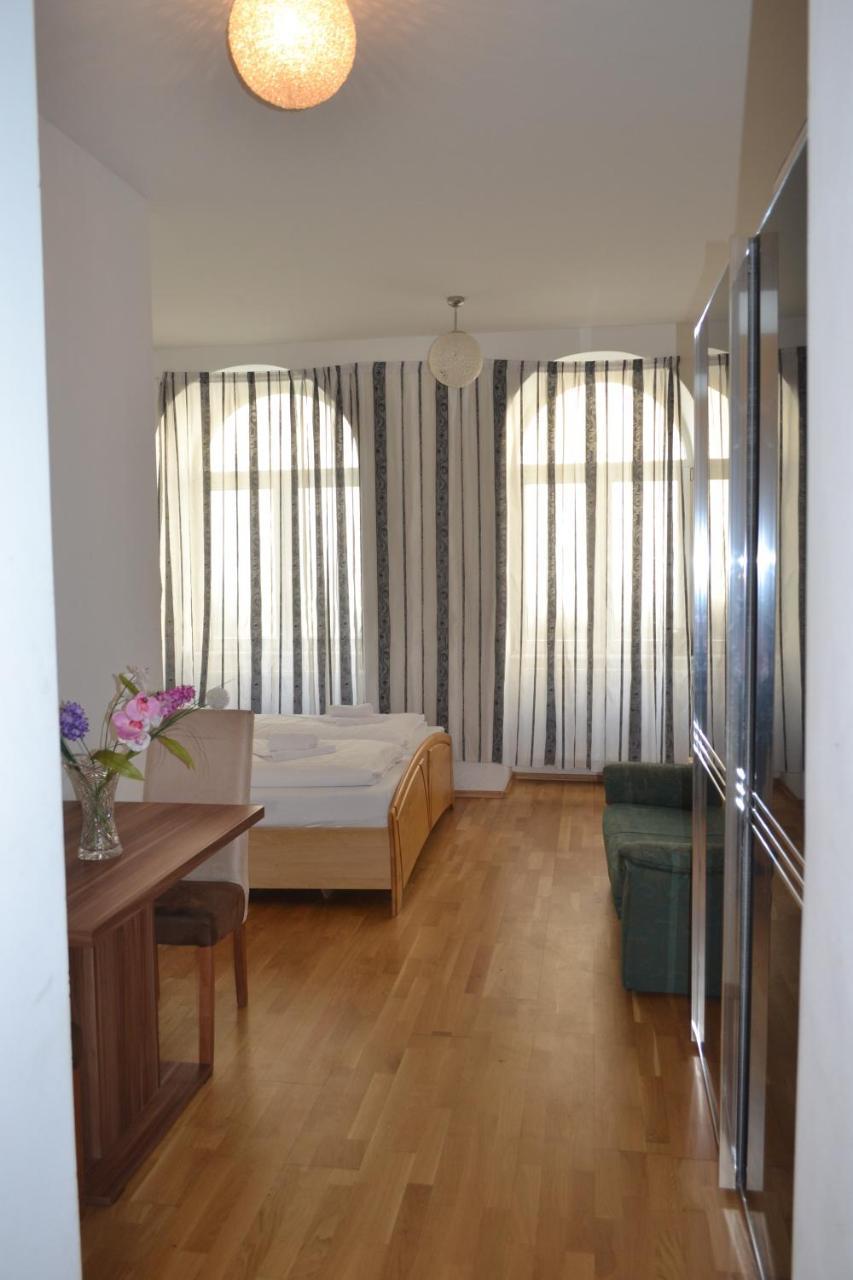 Goldfisch Apartment Taborstrasse Wina Bagian luar foto