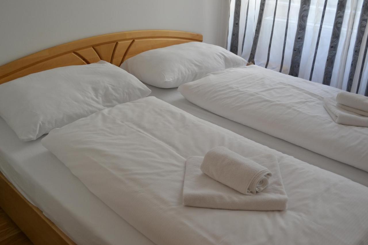 Goldfisch Apartment Taborstrasse Wina Bagian luar foto