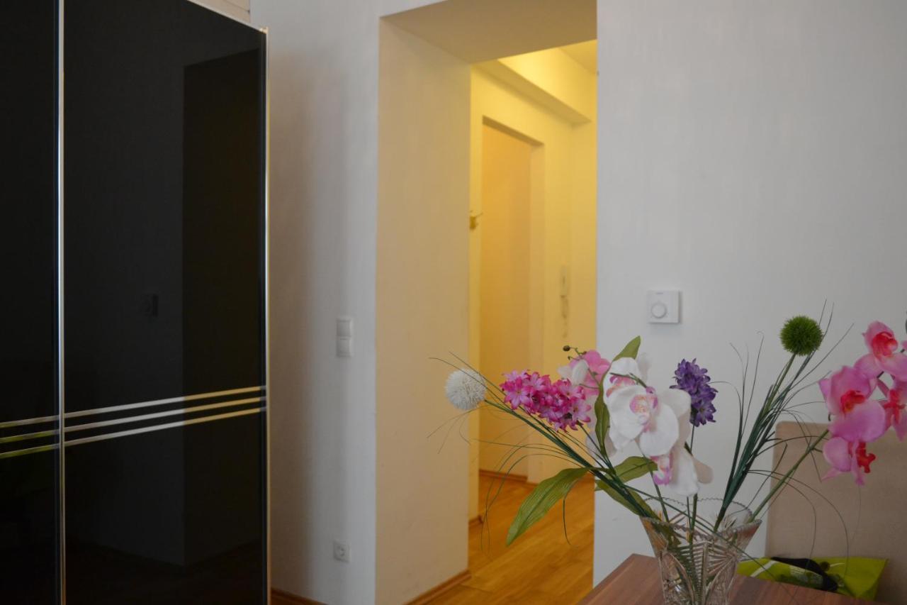 Goldfisch Apartment Taborstrasse Wina Bagian luar foto