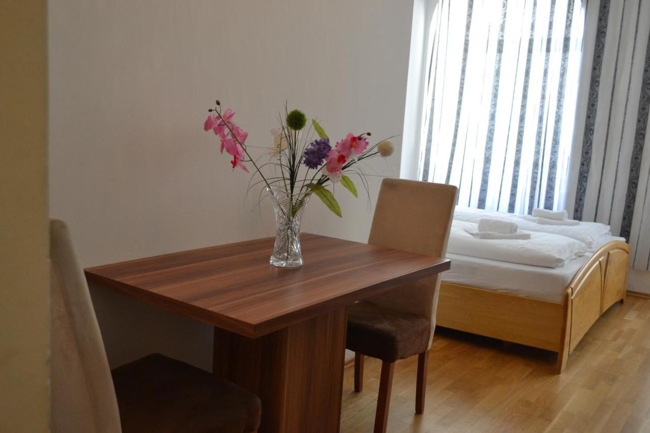 Goldfisch Apartment Taborstrasse Wina Bagian luar foto