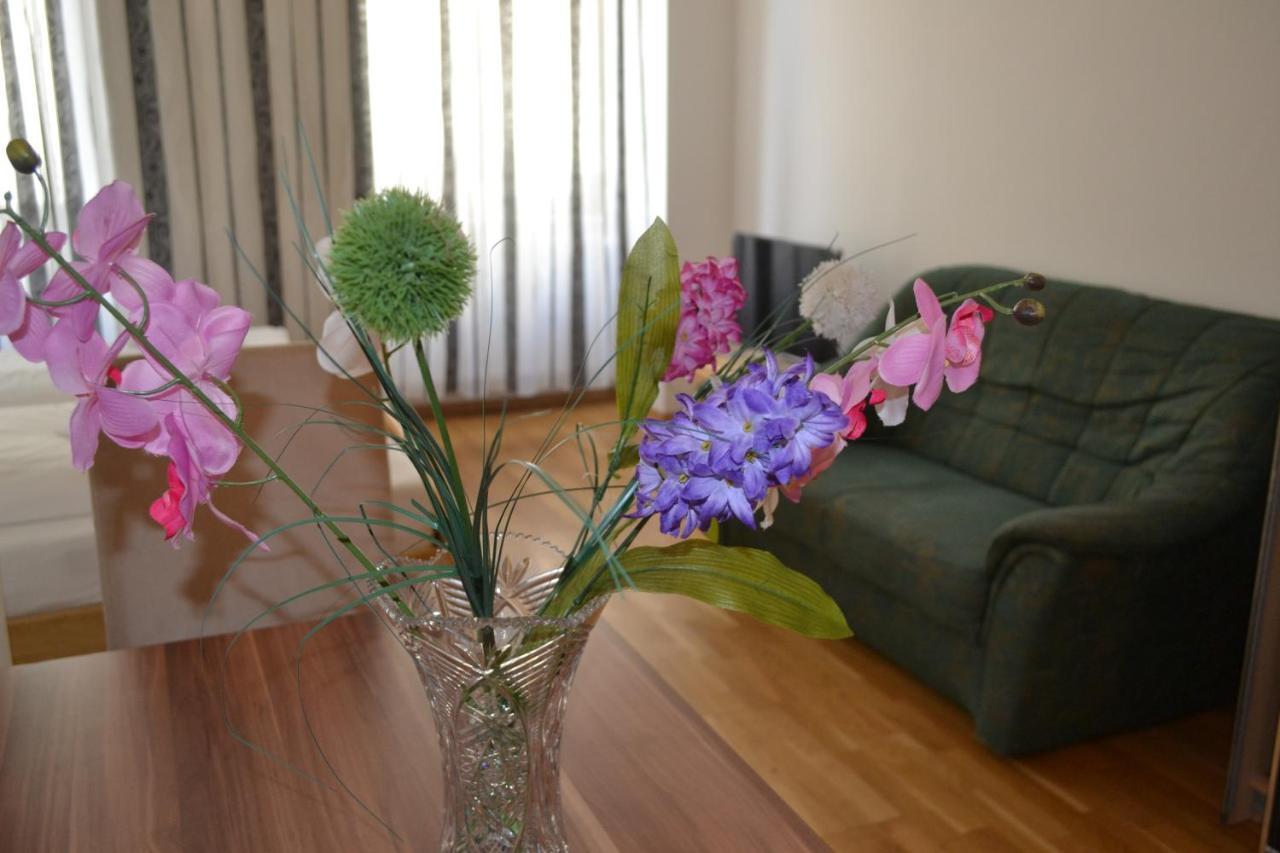 Goldfisch Apartment Taborstrasse Wina Bagian luar foto